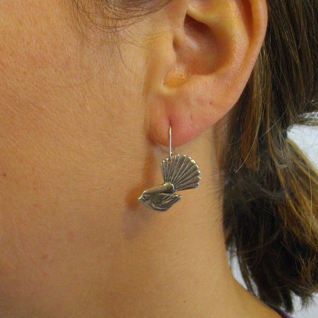Discover Me : Stone Arrow : Fantail Earrings